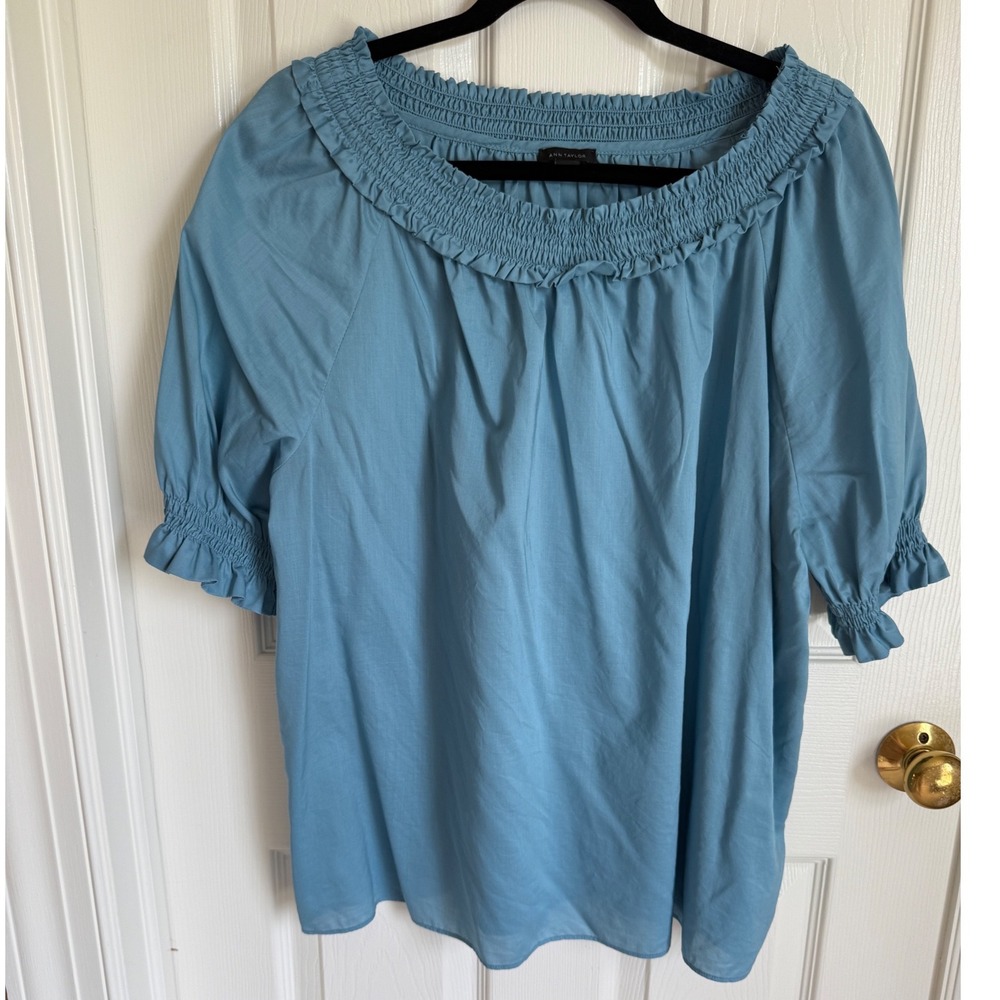 Ann Taylor‎ Blue Smocked Neck Puff Sleeve Blouse Top XL Lyocell Cotton Blend